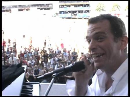 GAROU au téléphone